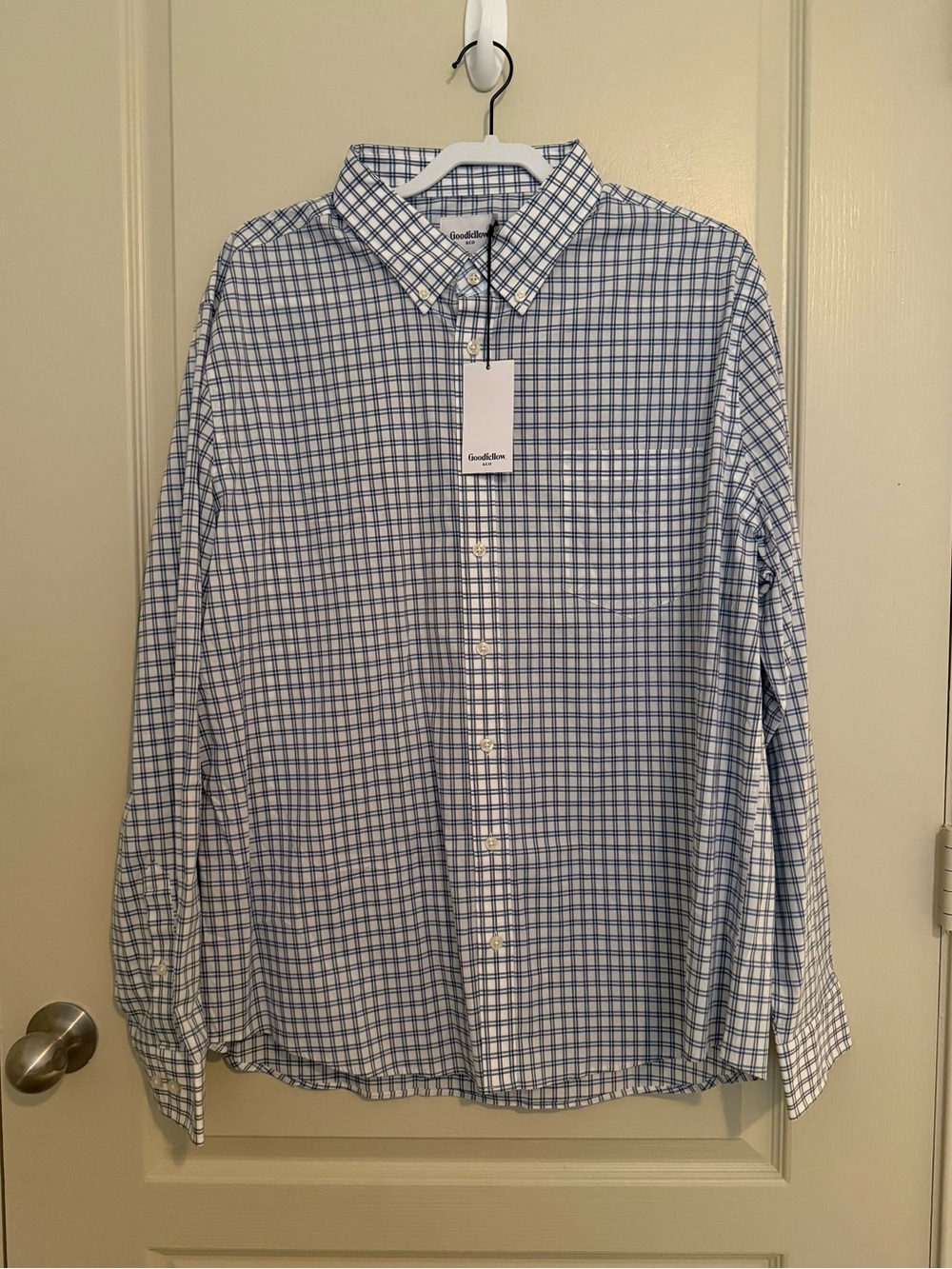Goodfellow & Co Men’s Blue and White Checked Button-Down Shirt